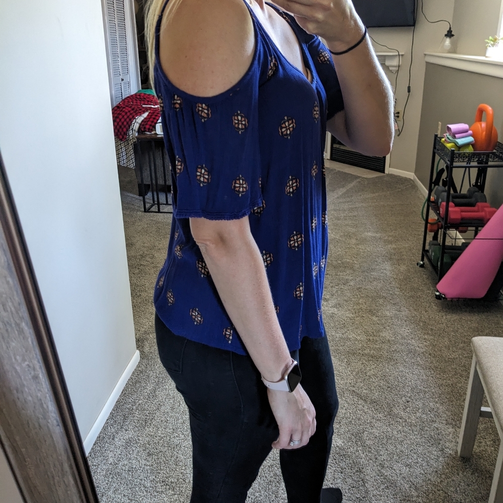 Blue Shirt - Picture 2 of 4